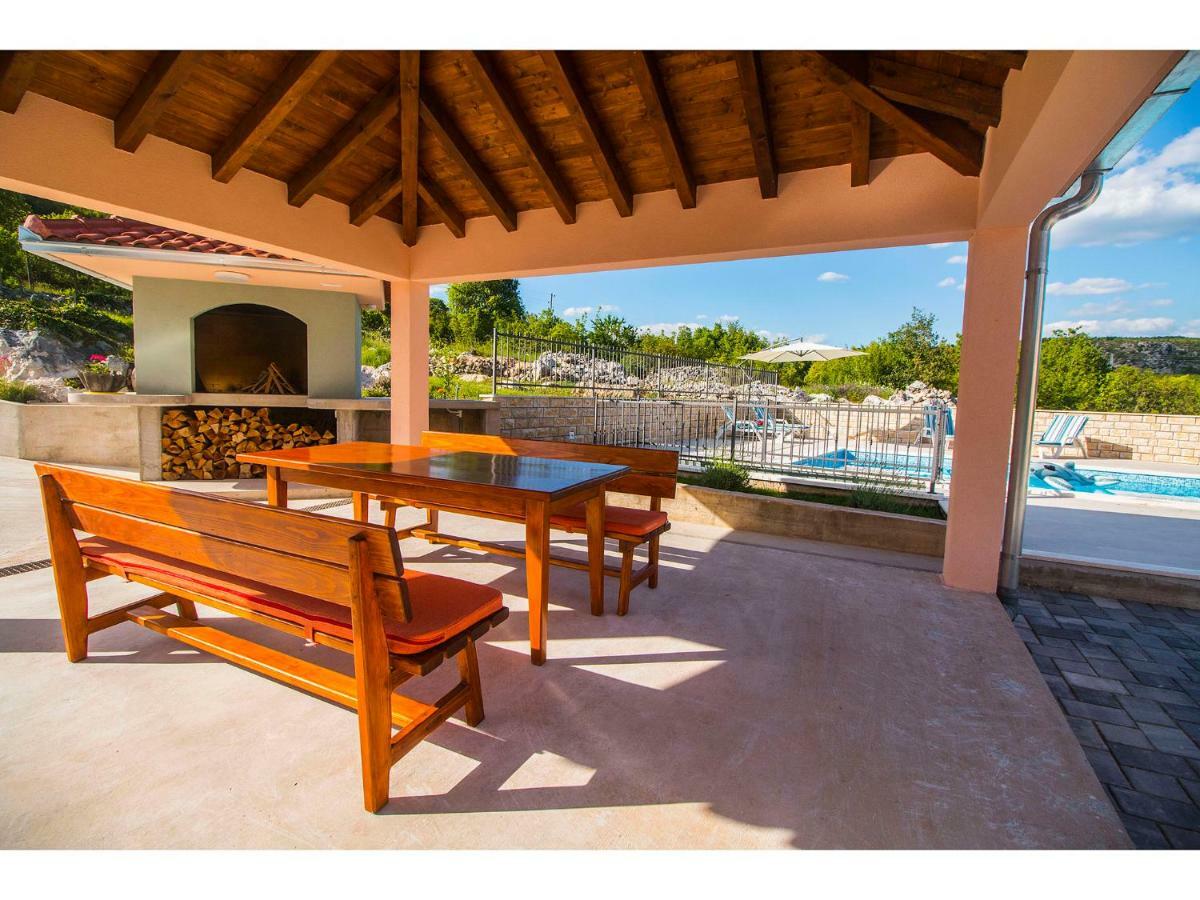 Villa Katja Omiš Екстериор снимка