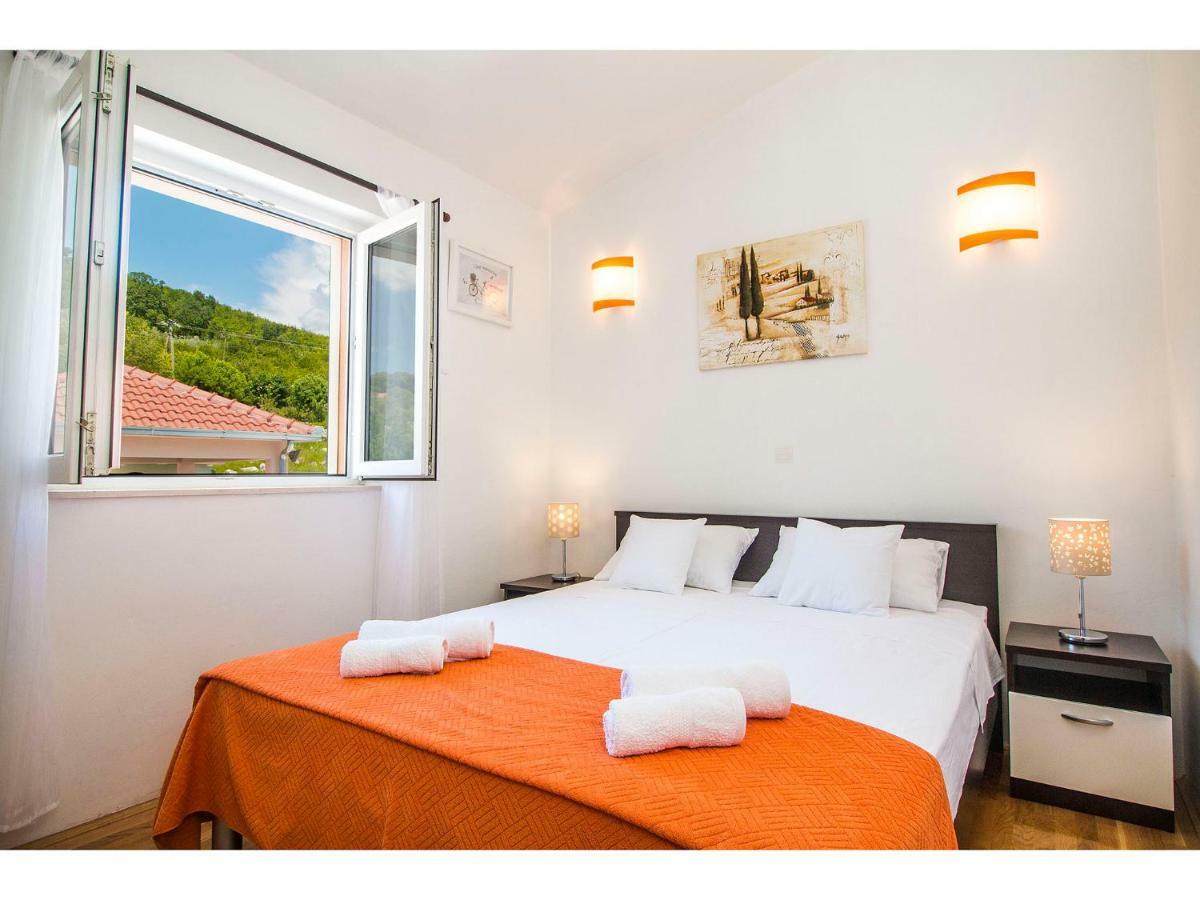 Villa Katja Omiš Екстериор снимка