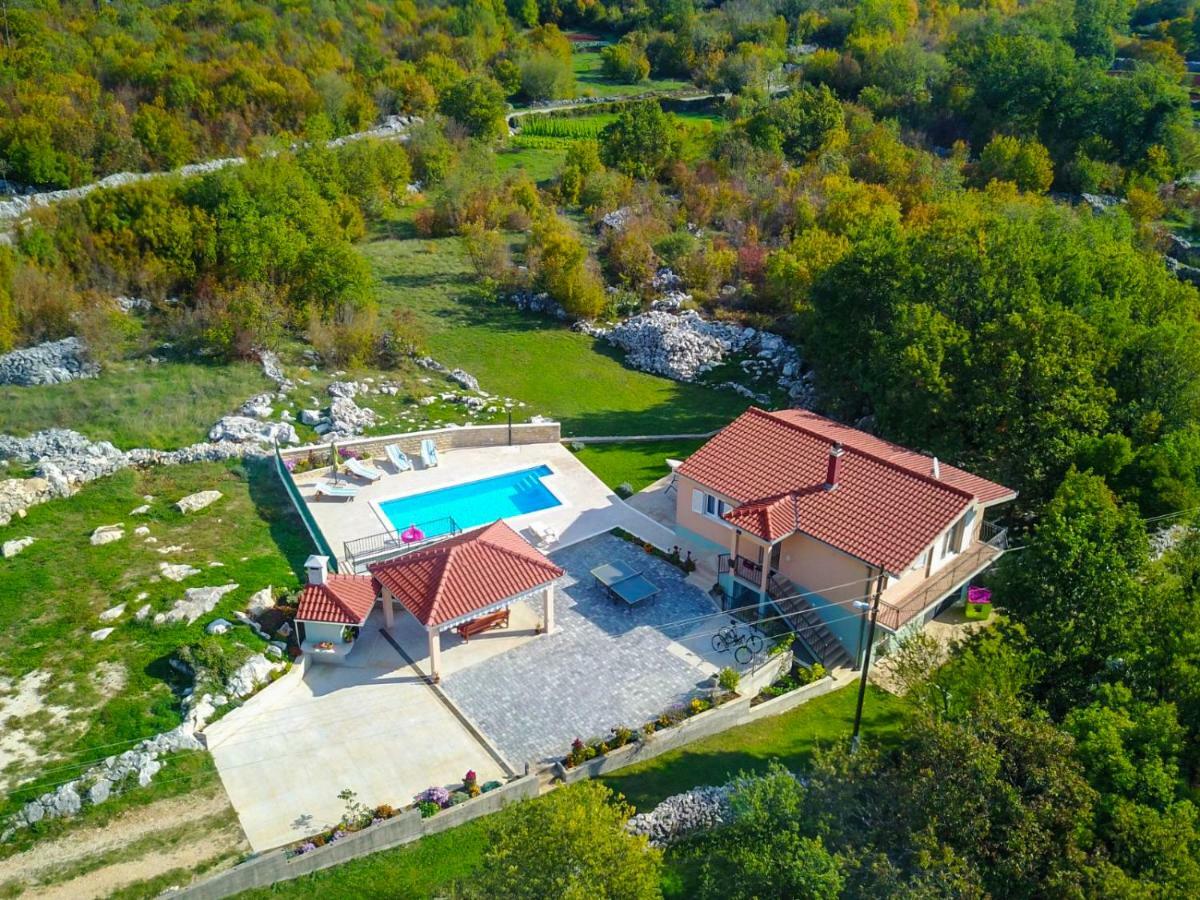 Villa Katja Omiš Екстериор снимка