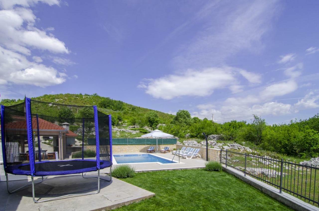 Villa Katja Omiš Екстериор снимка